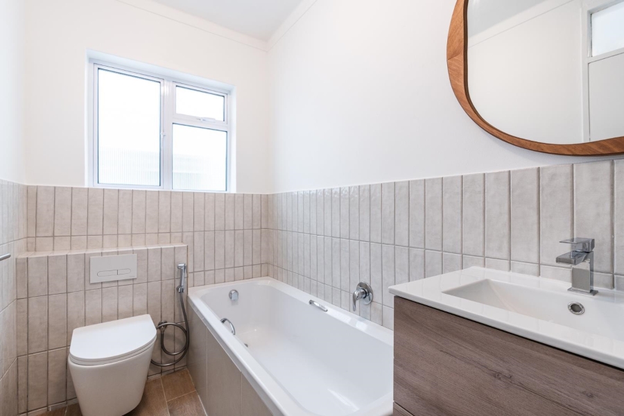 2 Bedroom Property for Sale in Sea Point Western Cape